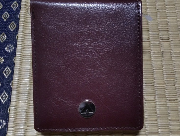 【新品】AIR WALK 二つ折り財布 茶拍卖