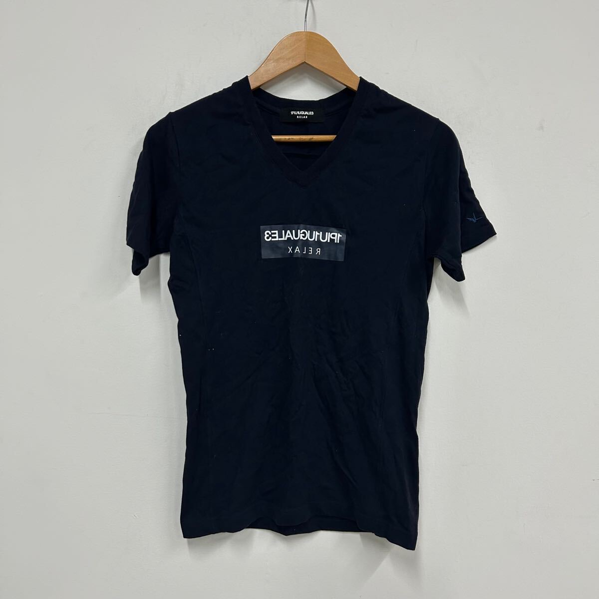 ウノ ピゥ ウノ ウグァーレ トレ 1PIU1UGUALE3 半袖Tシャツ ネイビー プリント メンズ サイズS トップス Vネック a393拍卖