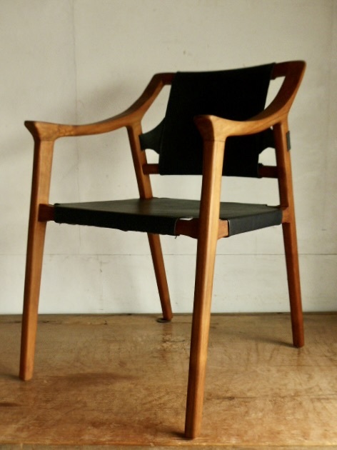 スタイリッシュなリラックスアームチェア 本革チークフレーム デッキチェア 未使用品 1004 拍卖