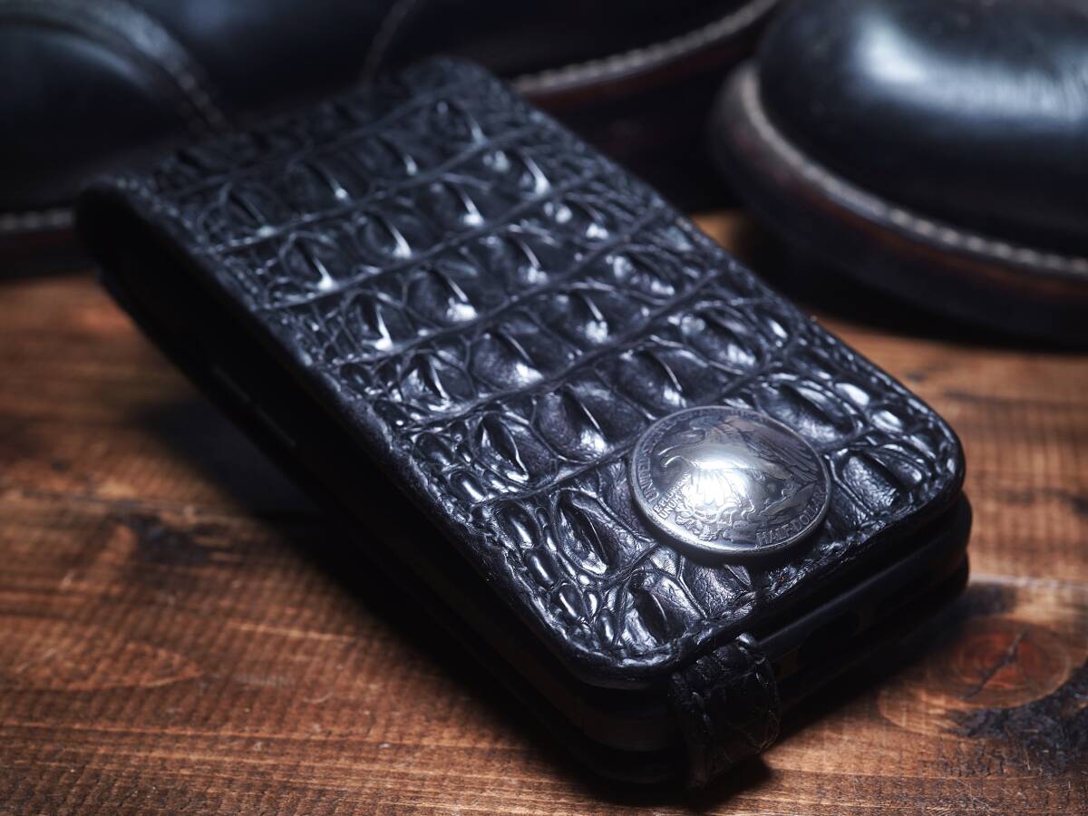 (展示品アウトレット) クロコダイルiPhone13ケース シルバーコンチョ手縫い 拍卖