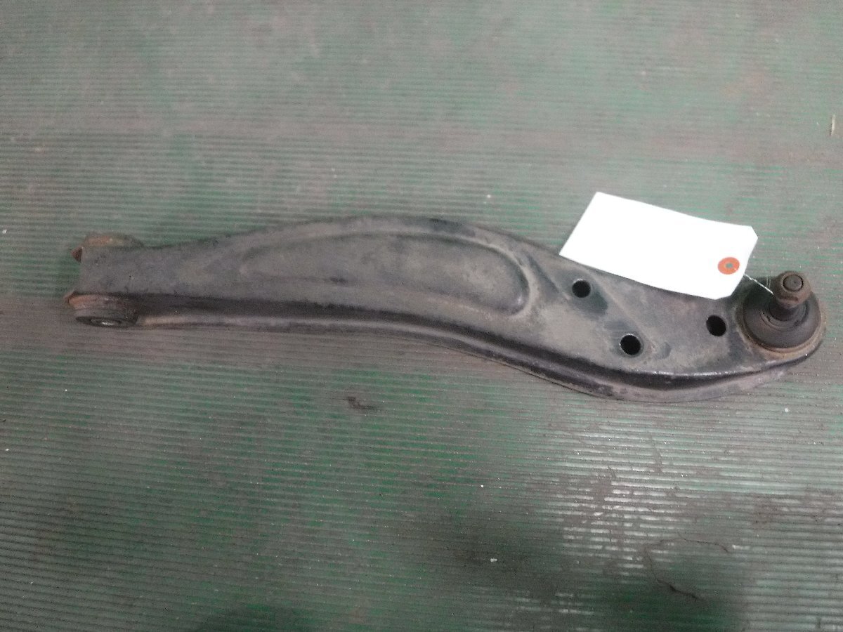 【ヤ①】ダイハツ ハイゼット S210C 純正 右フロントロアアーム拍卖