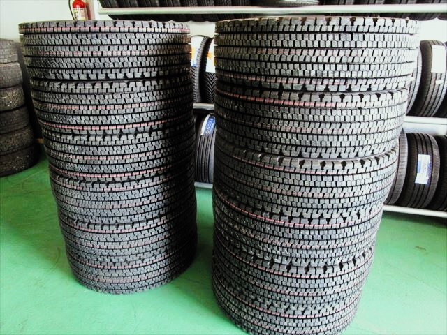 新品未使用品 スタッドレス 245/70R19.5 BS W900 12本セット 2024年製拍卖