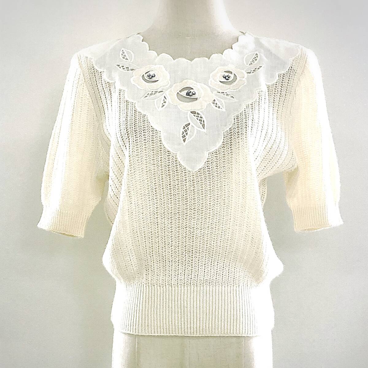 Y1330 HILAND レディース トップス セーター 半袖 伸縮性 薄手 肩パッド 肩レース M クリーム色 麻 おしゃれ 夏 後ろ襟元ボタンあり拍卖