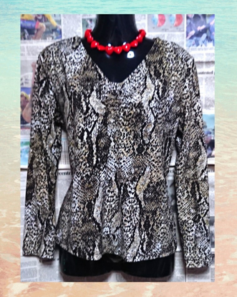 【スネーク 柄 カットソー】長袖 L サイズ 伸縮性 蛇 へび ヘビ アニマル トップス 総柄 Vネック拍卖