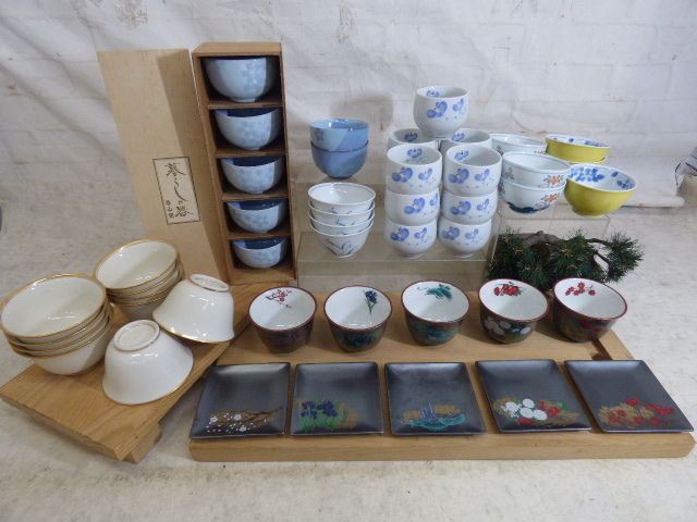 へ567【45点以上】茶器セット 湯呑み 茶菓揃 華二山作 金ブチ 花柄 木花 絵変り拍卖