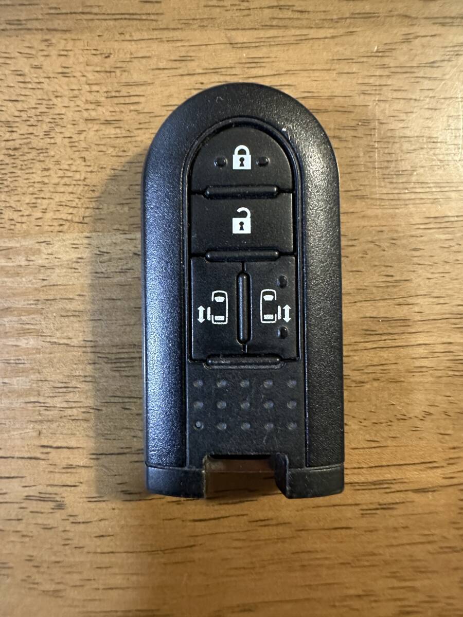 ★ダイハツ 4ボタン キーレス リモコン スマートキー パワースライドドア 2017年 平成29年 トール ウェイク タント ムーブキャンパス★拍卖