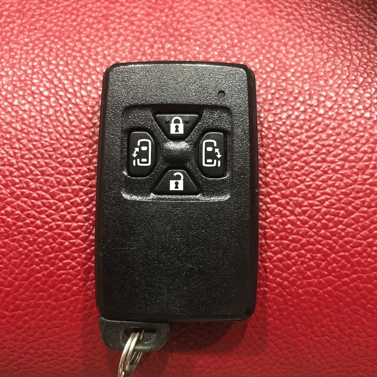 トヨタ エスティマ ACR50 2018年 スマートキー 4ボタン 両側パワースライド 中古品!⑧拍卖