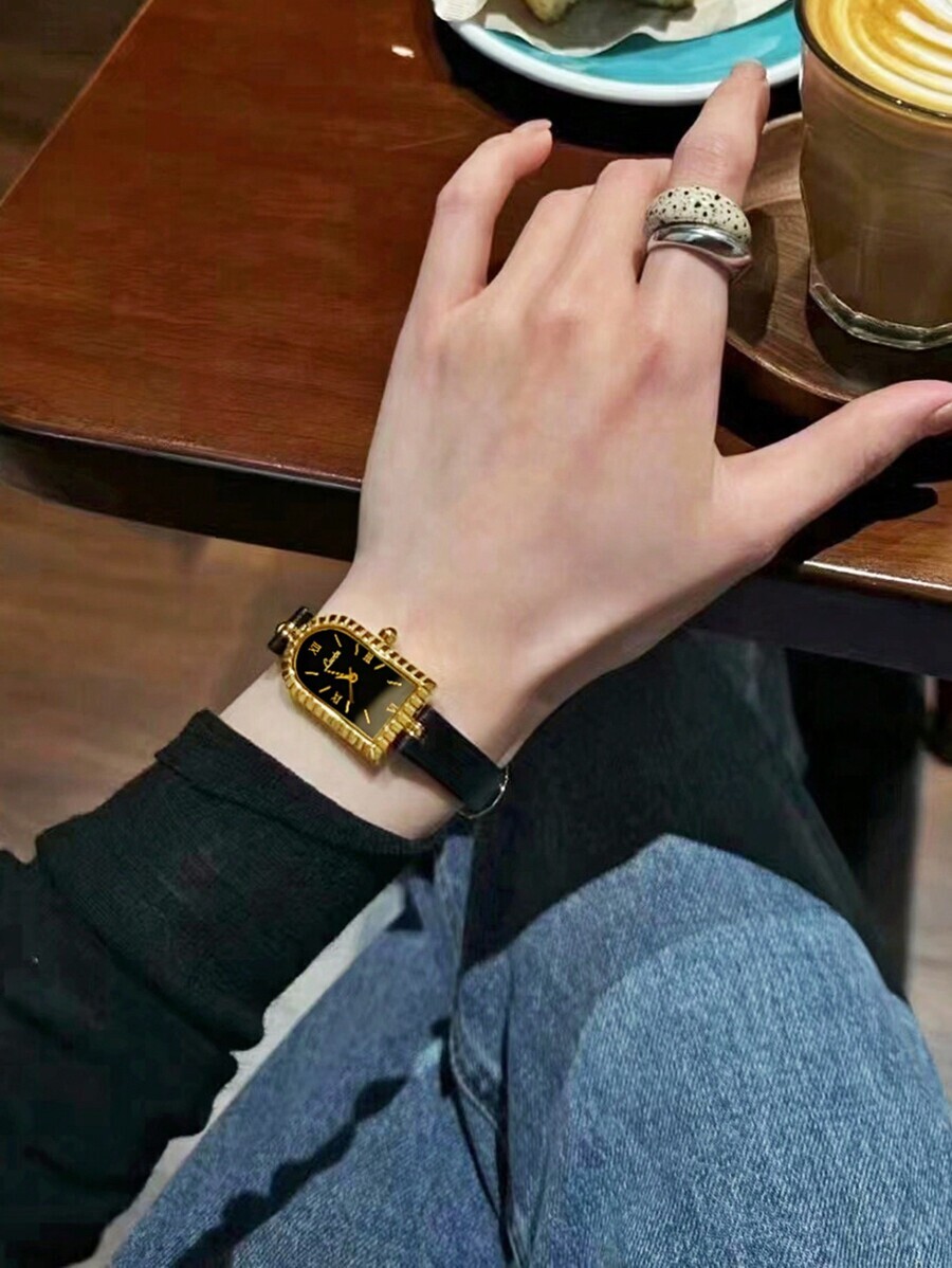 腕時計 レディース クォーツ 1個 レトロ ロマンチック ニッチ レディース 防水 腕時計、エレガントな女性用クォーツ時計、アーチ拍卖