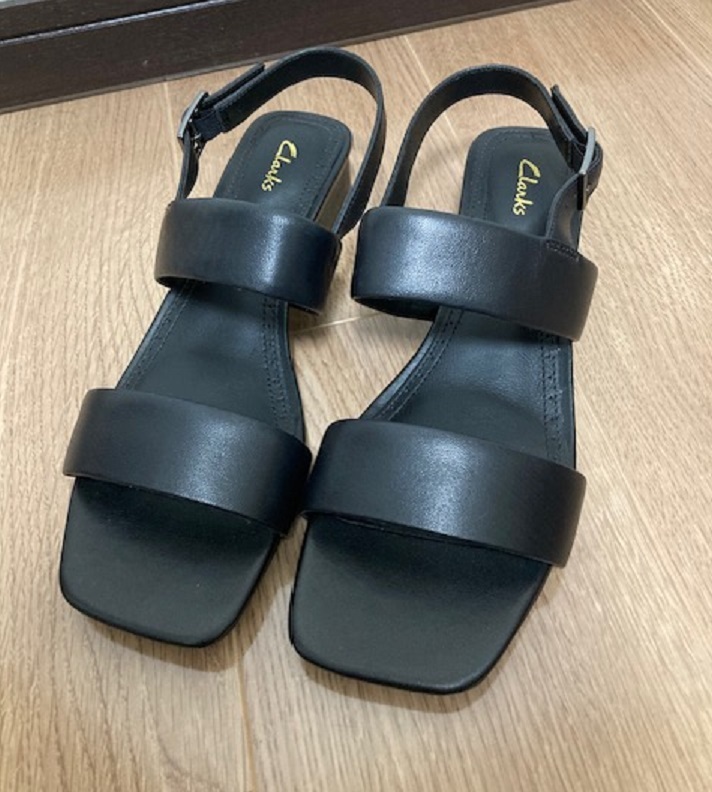 クラークス サンダル セレン25ストラップ  ブラックレザー UK4拍卖