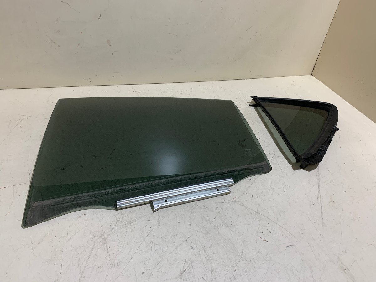 TOYOTA トヨタ AQUA アクア NHP10 左リアドアガラス リアドア リア リヤ ドア 左 L 助手席側 ドアガラス プライバシーガラス 三角ガラス拍卖