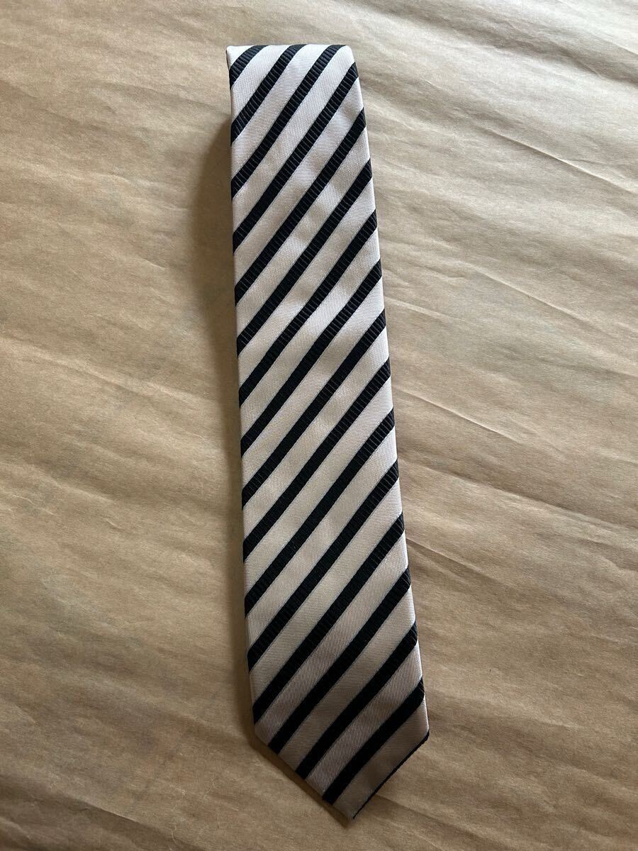 1度のみ TINO COSMA ティノコズマ ベージュ 黒 SILK ストライプ シルク ネクタイ イタリア製 ブランド 結婚式 派手 上品 ホスト拍卖