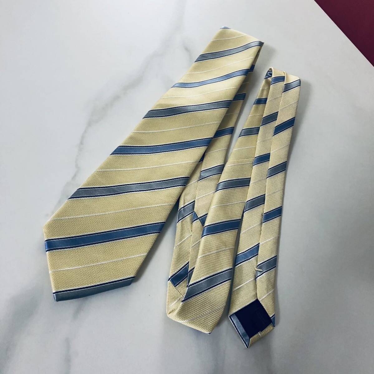 ◆◆◆SUIT SELECT スーツセレクト 超美品 爽やかな細めのスリムタイ ネクタイ イエロー ストライプ 試着程度拍卖
