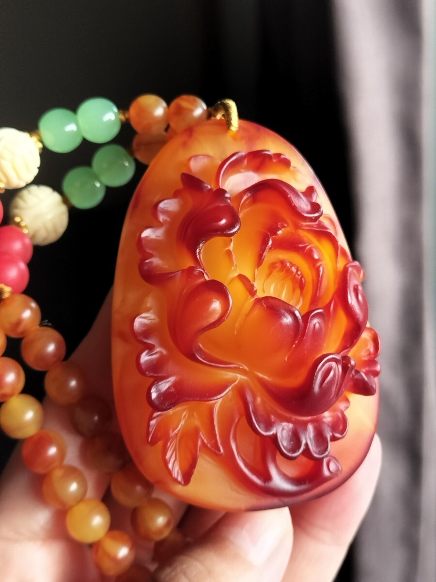琥珀蜜蝋 牡丹彫刻 アンバー 金運アップ ネックレス拍卖