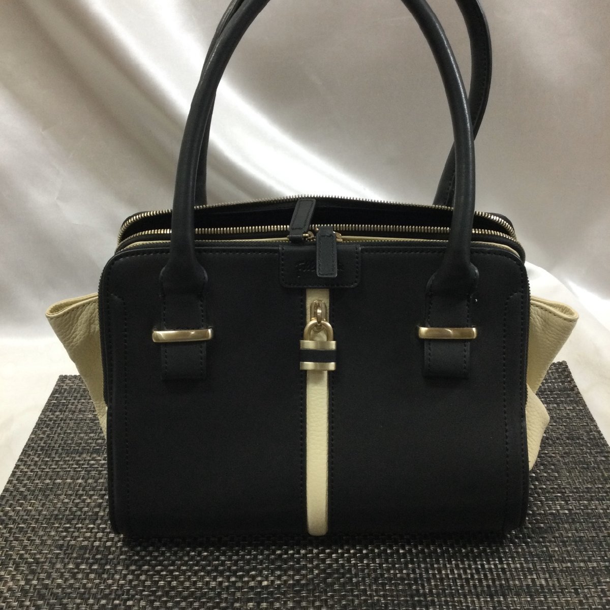 【中古品/TO】 フォリフォリ Folli Follie 雅な一品 ブラック系 ベージュ系 鍵付き RS0929/0003拍卖