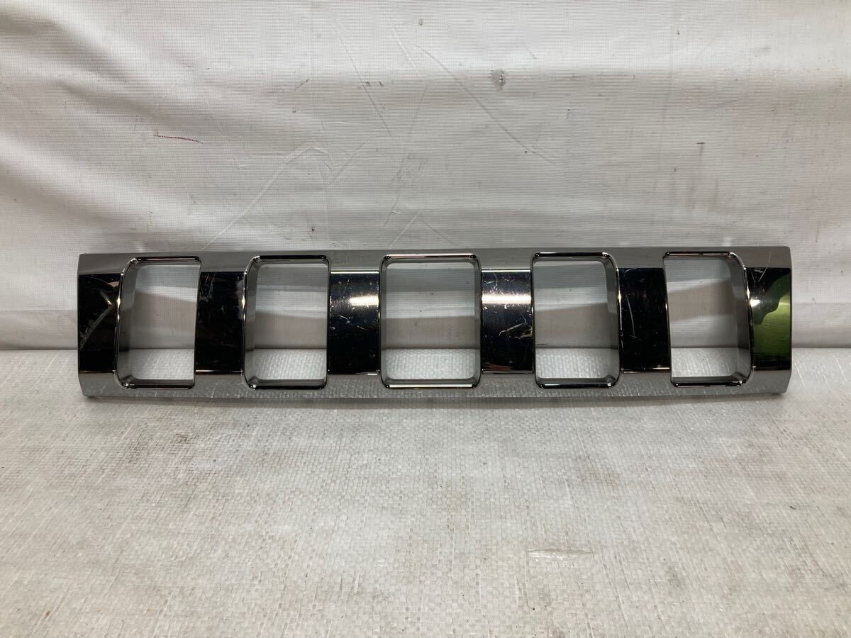 447. スズキ ジムニー ABA-JB23W ラジエータグリルグリルガーニッシュ クロスアドベンチャー メッキ 後期 72112-57M拍卖