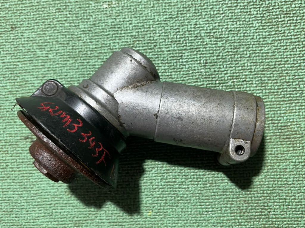 送料600円草刈機刈払機部品ヘッドギヤ/ア ギアケース ベベルギア パイプ径28mm シャフト径8mm 10山です共立SRMB343F用拍卖