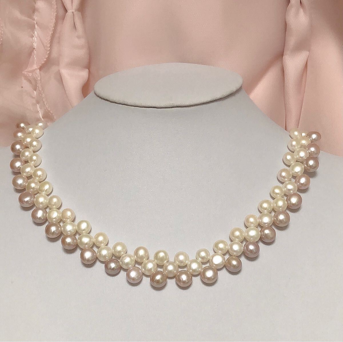 貴女らしさを輝かせる♪天然淡水真珠/3連ボタンが迫力ホワイト、サクラピンクパールネックレス♪6月の誕生石♪005wm拍卖