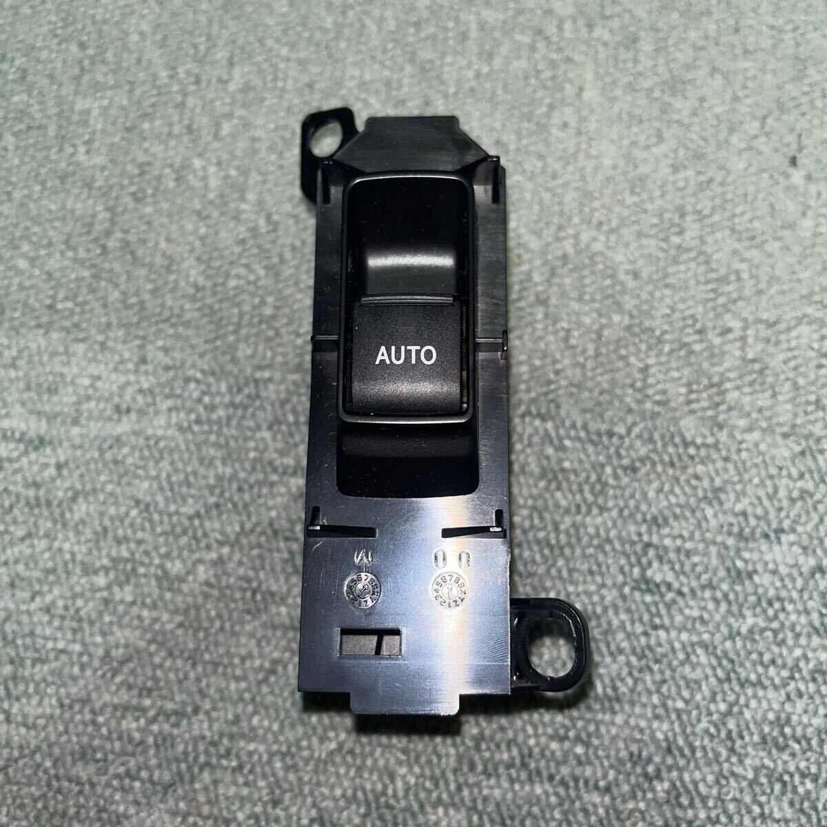 超希少 絶版 良品 18クラウン 補修パーツ 右後用 パワーウインドスイッチ 84030-30070 ロイヤル アスリート 前期 後期 ゼロクラ拍卖