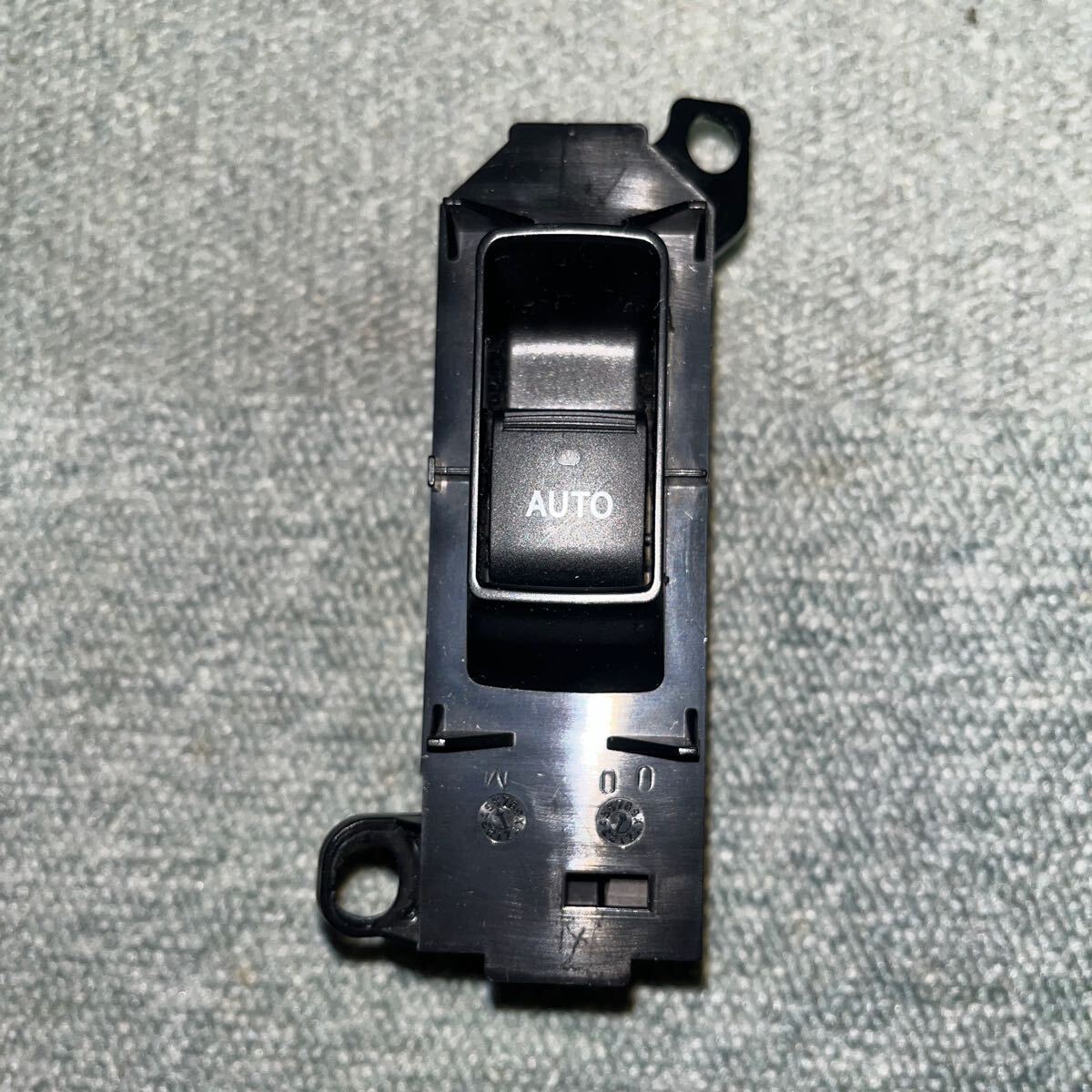 超希少 絶版 良品 18クラウン 補修パーツ 左後用 パワーウインドスイッチ 84030-30070 ロイヤル アスリート 前期 後期 ゼロクラ拍卖