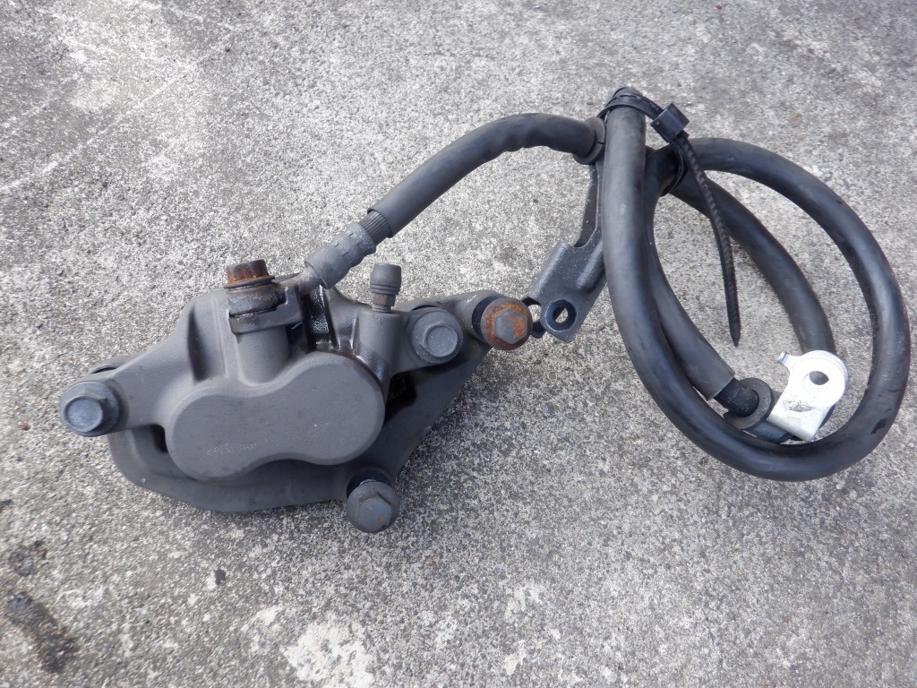 マジェスティ250 SG20J 純正フロントキャリパー ホース付き! D 後期 2014年拍卖