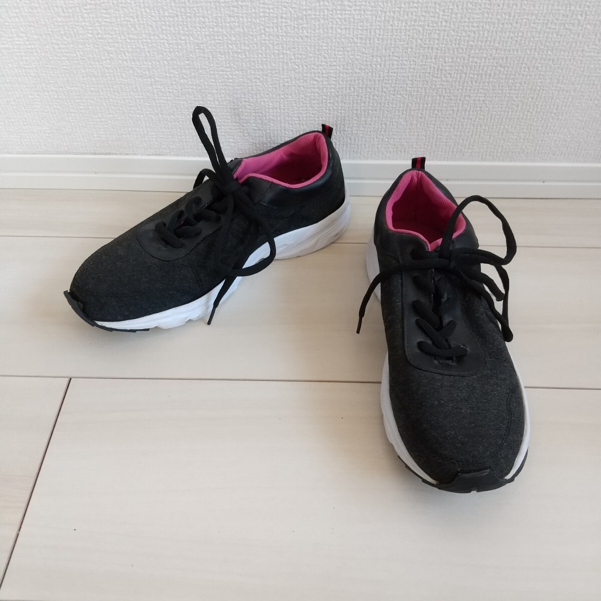 ◯(459)Plus Fort ブラック×ピンク スニーカー(23.5cm)拍卖