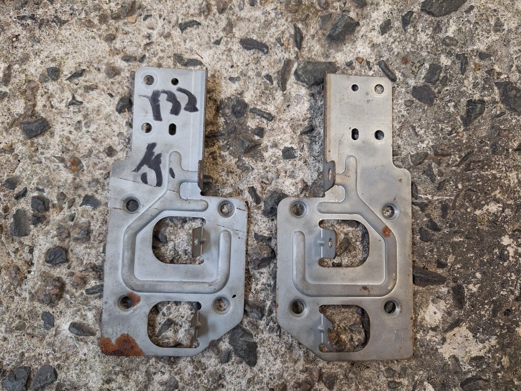 Y32 セドリック オーディオ取付ステー No.ki拍卖