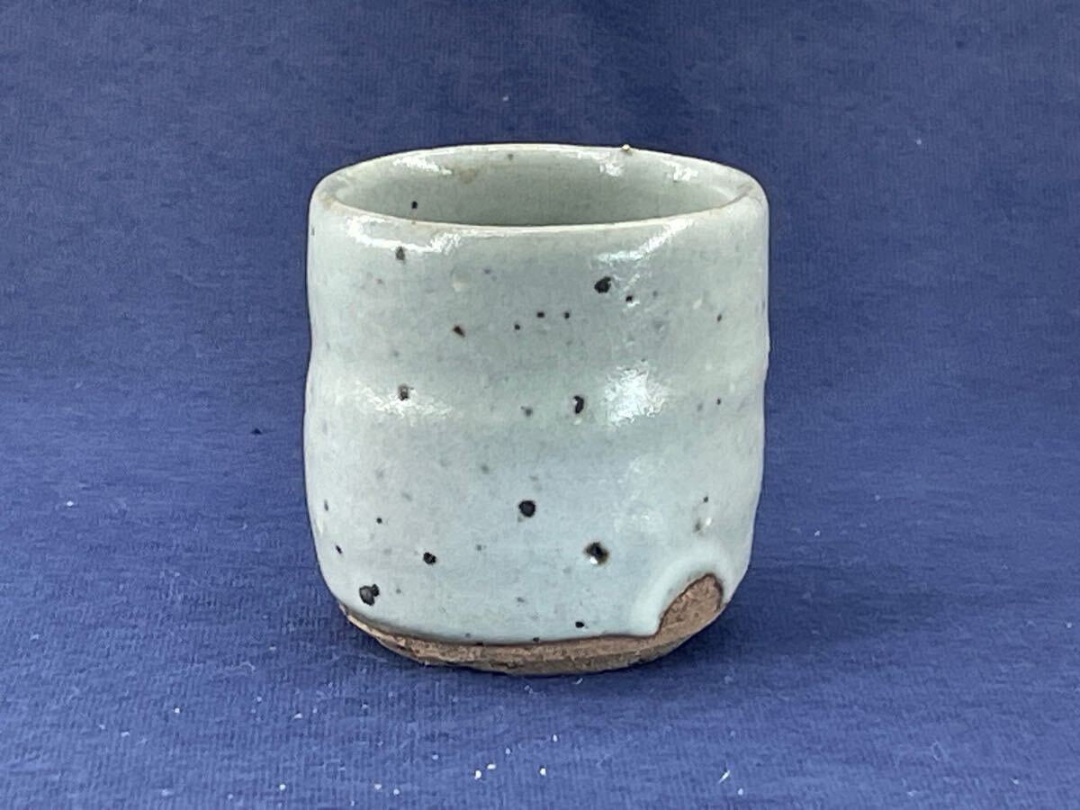 ◇唐津焼 ぐい呑 唐津 ワラ白釉酒盃 C-54拍卖