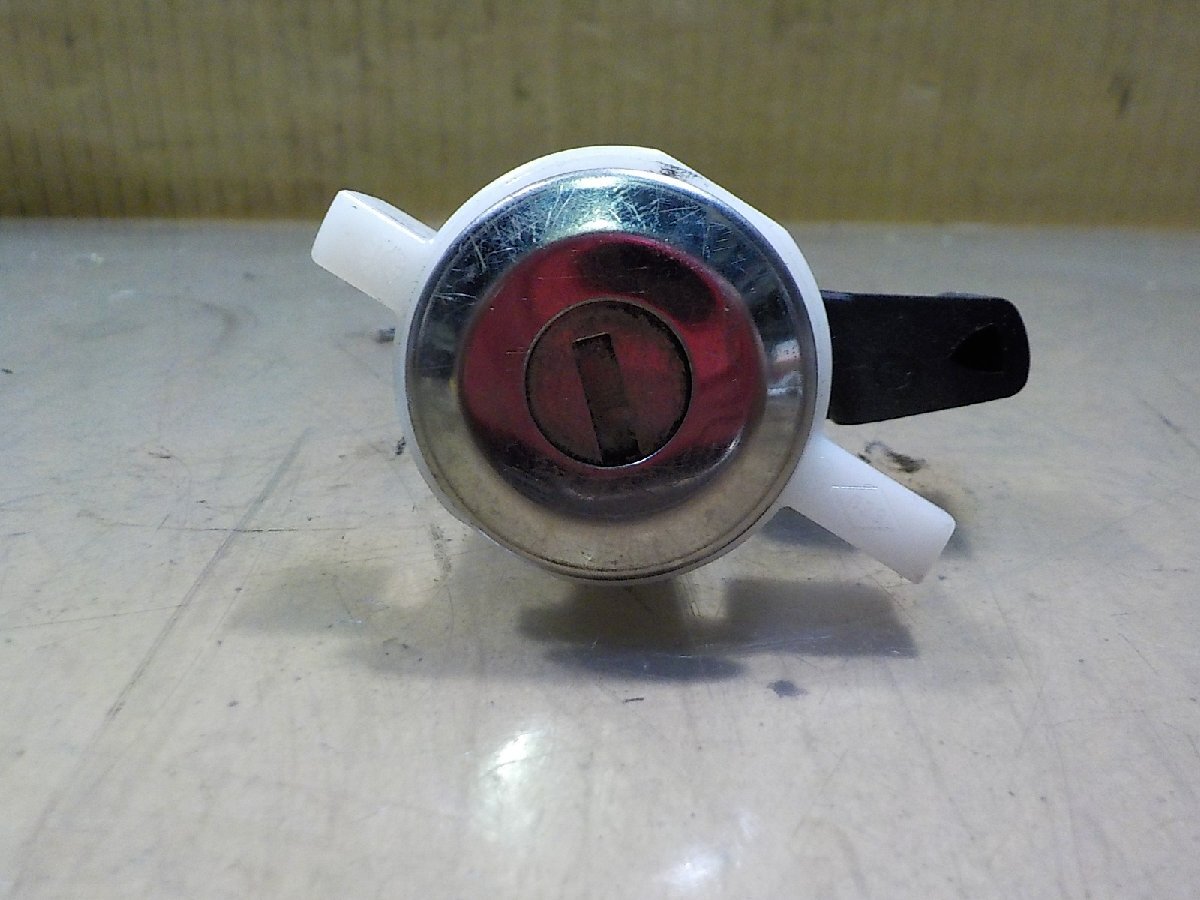 ★ルノー ルーテシア BF4 左ドア キーシリンダー 純正【送料込み】拍卖