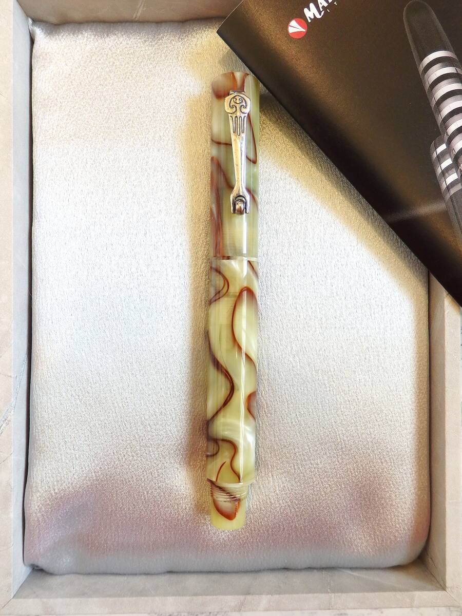 ◆【ほぼ未使用】マーレン エクリス クエーサー万年筆 ペン先:18k750ソリッドゴールド M拍卖