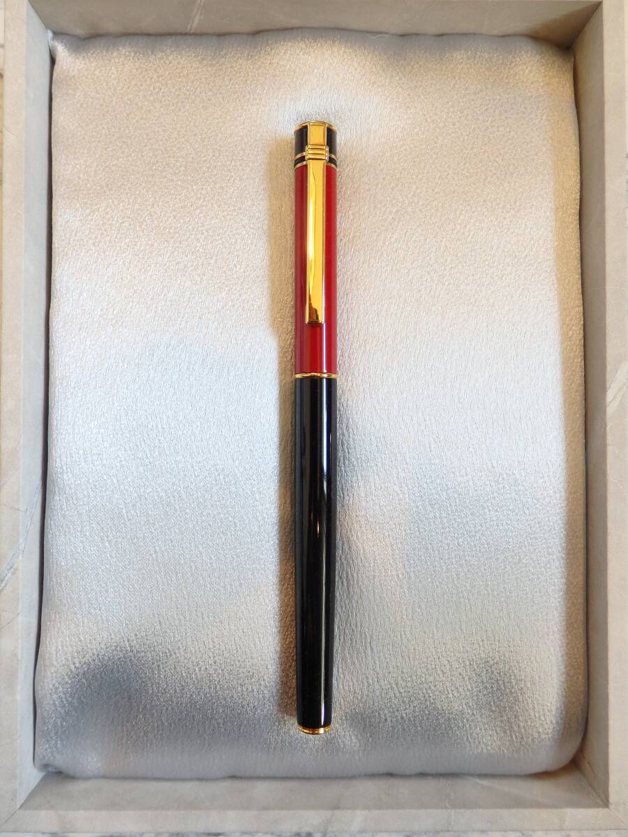 ◆【送料230円】【新品・未使用】ディプロマット Attache レッド&ブラック万年筆 ペン先:F拍卖