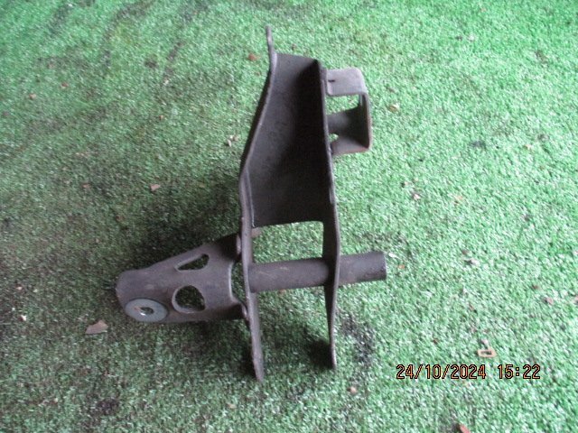 (0313)FK10 フィガロ エンジンマウントブラケット拍卖