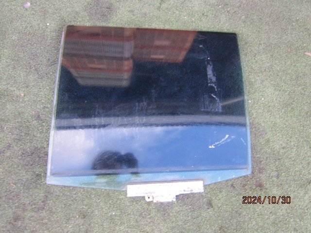 (0315)S124/W124 ベンツ ワゴン リア右側ドアガラス ウィンドウ拍卖
