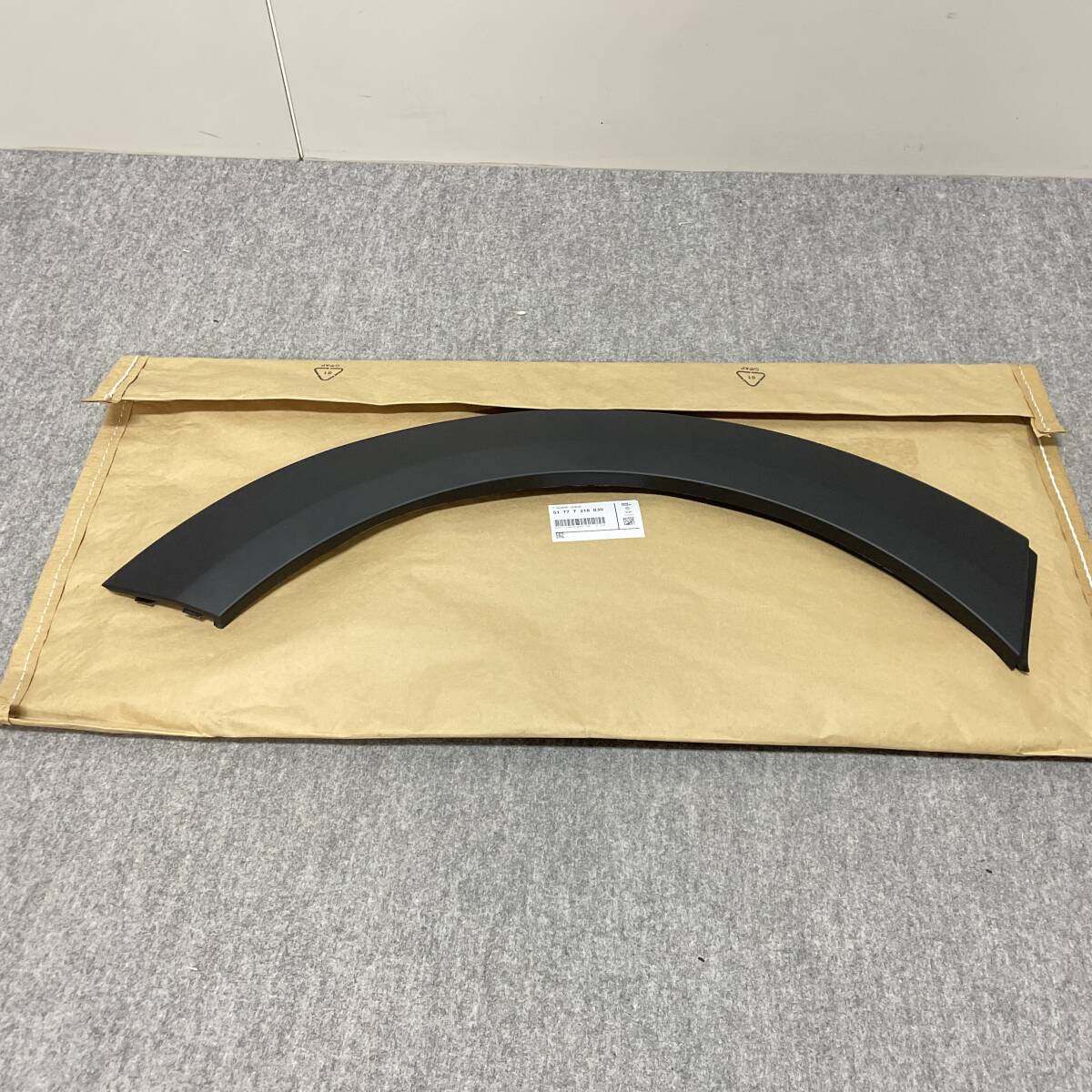 6dK1994-1◆未使用 BMW NINI ミニ フェンダーモール 右 リア R 51 77 7 318 830 カバー ホイールハウス 未開封 正規品 純正 車 パーツ拍卖