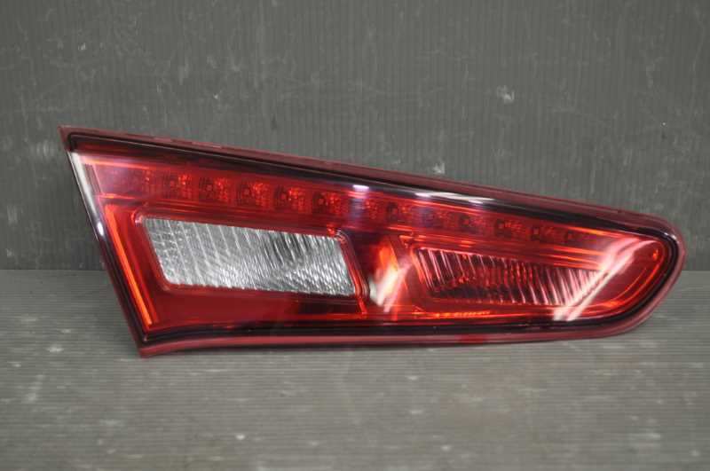 アルファロメオ ジュリエッタ 940系 前期 (940141 940) 左 テールランプ テールライト フィニッシャー 内側 LED 50513401 s015739拍卖