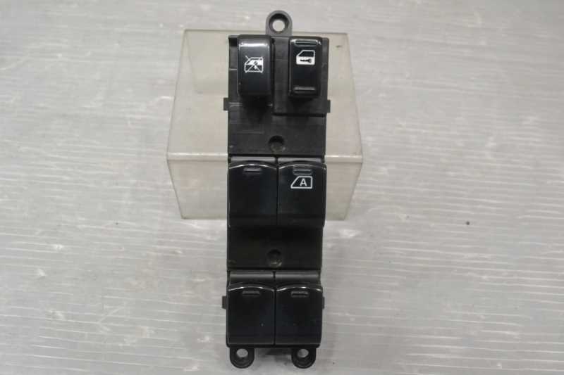 インプレッサ 後期(GG3 GG2 GG9) 純正 破損無 取付OK 動作保証 フロント 運転席 パワーウィンドウスイッチ 83071FE190 k086345拍卖