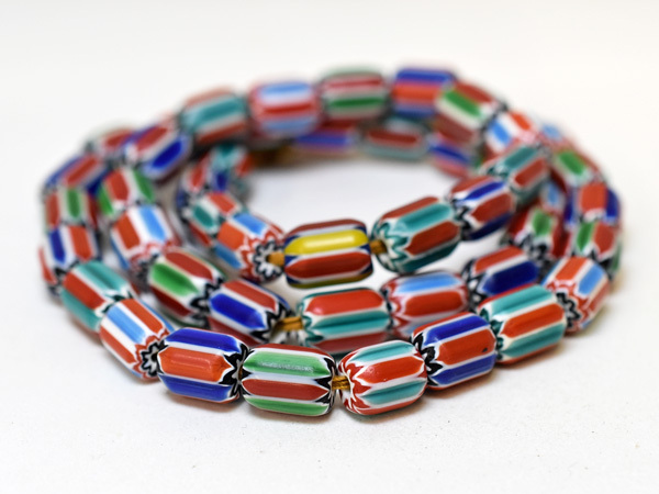 ●わくわくとんぼ玉★マルチカラー4層樽型シェブロンビーズ一連A 蜻蛉玉 トンボ玉 ガラスビーズ 【2410】【Q24004A】拍卖