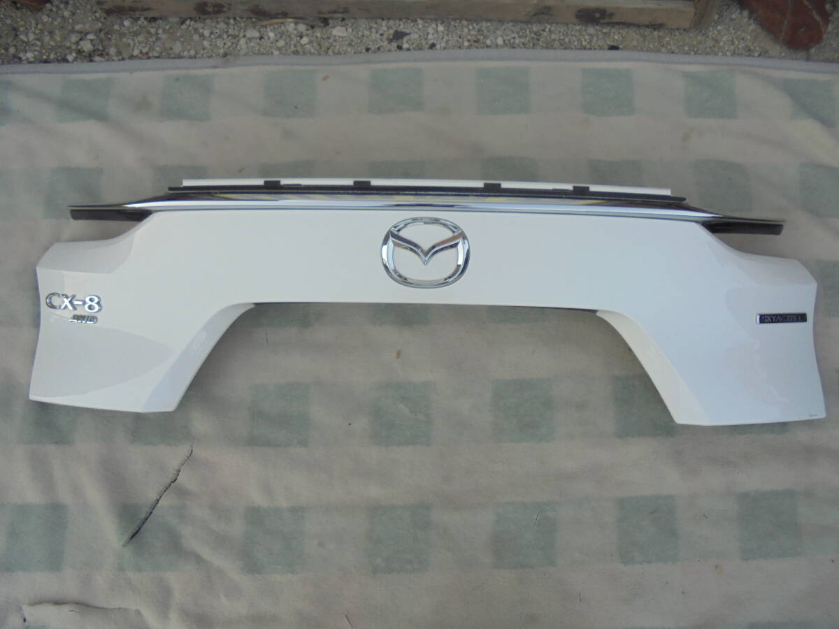 CX-8 KG2P.KG5P 純正 バックドア ガーニッシュ(リアガーニッシュ) K131-50851 6807拍卖