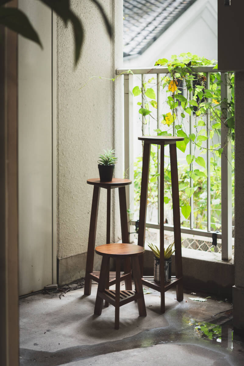 Lサイズ フラワースタンド 室内 木製 観葉植物 プランターベース おしゃれ 丸型 円形 棚付き 北欧 ガーデニング ブラウン 軽量 GUY-923 M01拍卖