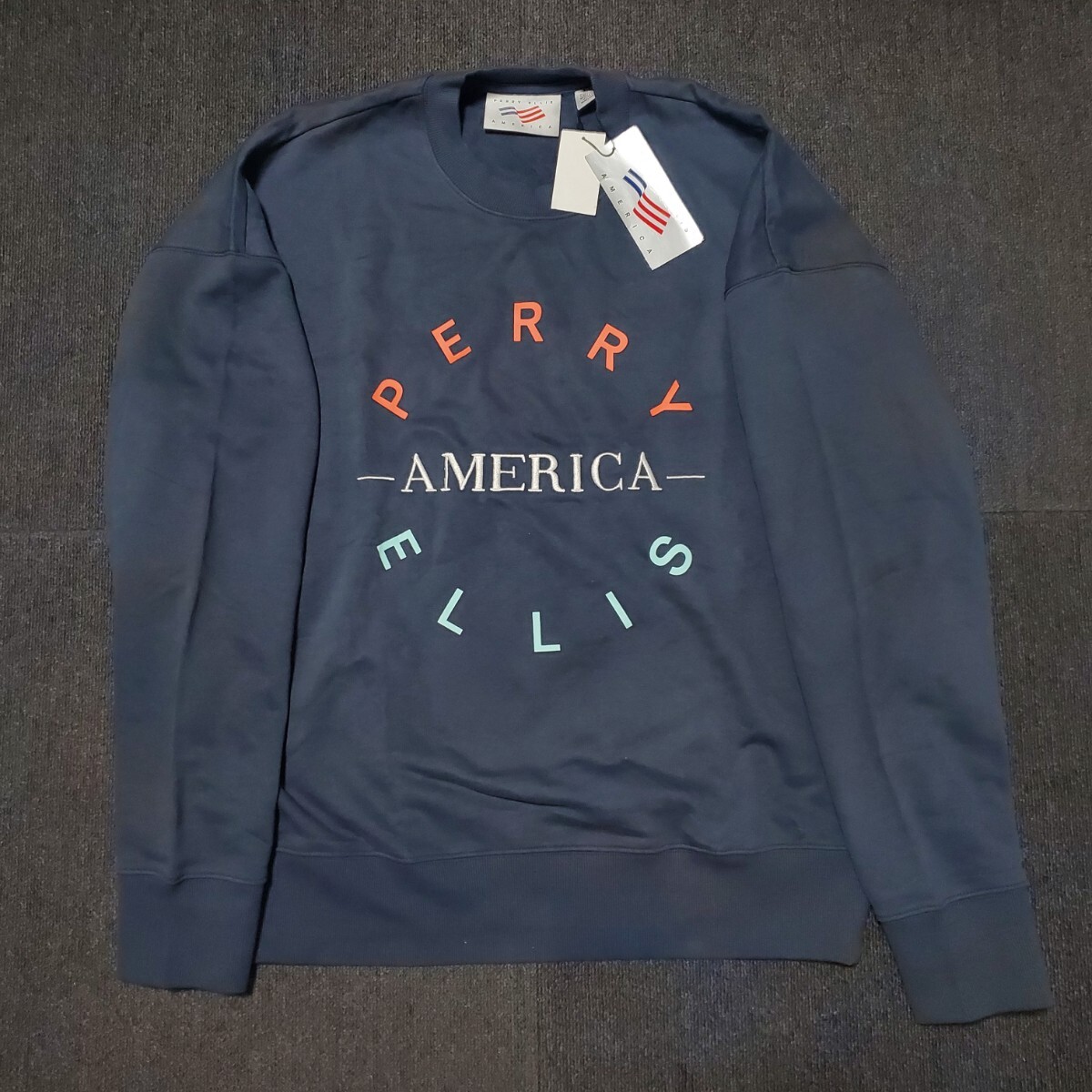 新品 正規品 PERRY ELLIS ペリーエリス AMERICA アメリカ USA sweatshirt スウェット トレーナー 刺繍ロゴ ネイビー 裏起毛 サイズL 拍卖