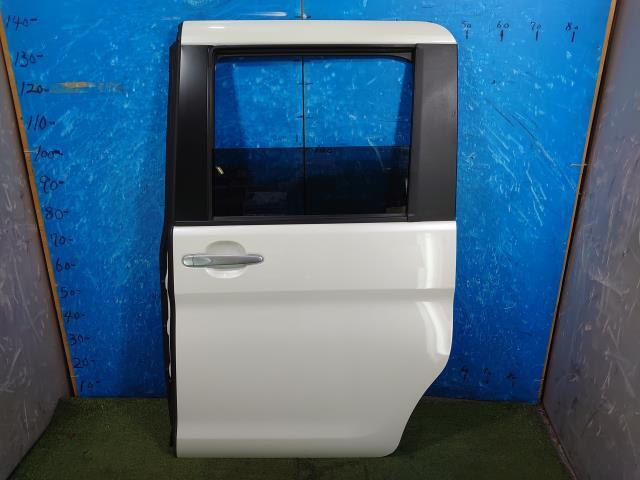 タント DBA-LA600S 左RドアASSY W24 67004-B2220拍卖