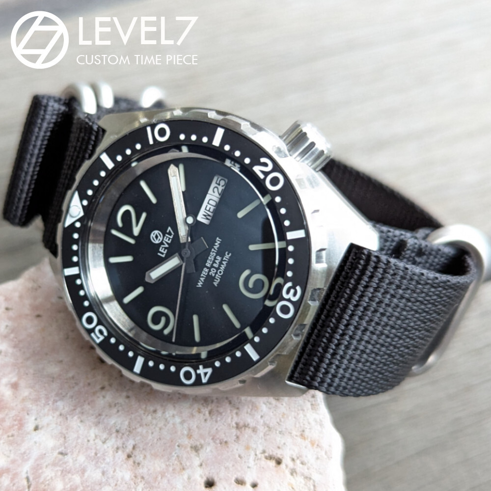 日本製 自社組立の腕時計 20気圧防水 自動巻き SEIKO NH36 サファイアダブルドーム風防 316Lステンレス 腕時計 LEVEL7拍卖