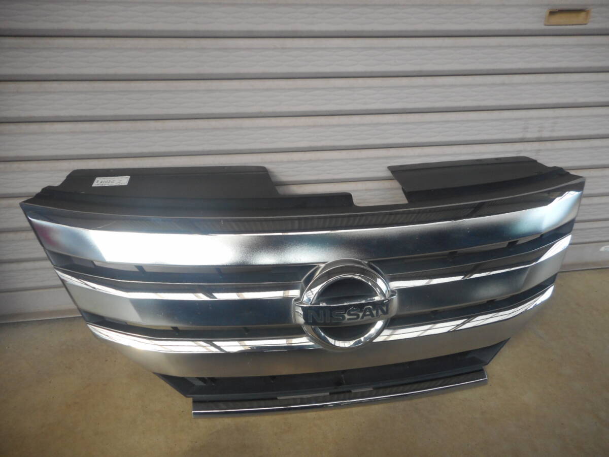 日産 ニッサン セレナ C26 前期 純正 フロントグリル ラジエターグリル ラヂエターグリル 62310-1VF0A 62310-1VF8A拍卖