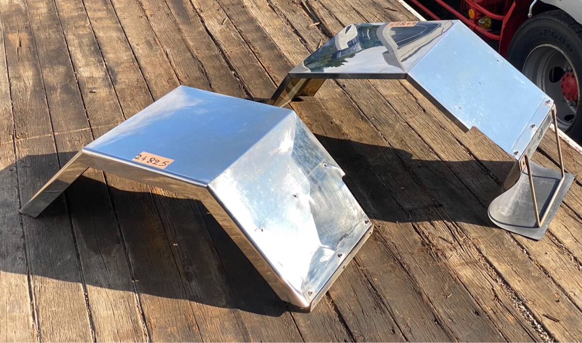 『24825』ステンレスリアフェンダー 二枚セット マッドガード タレゴム 4t 中型 大型 泥除け トラック用 茨城県拍卖