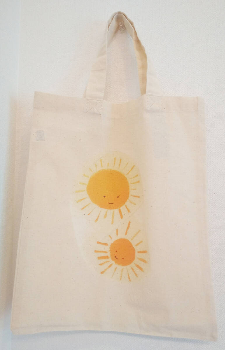 おひさまオリジナルイラストコットンバッグ A4サイズの書類が入ります 新品拍卖