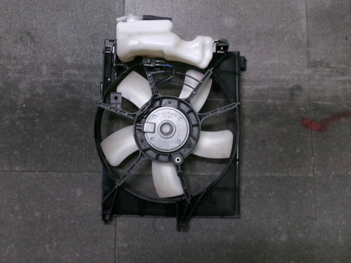 LA600S タントカスタム ラジエーター電動ファン ファンカバー 前期拍卖