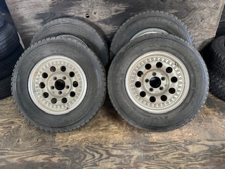 チェロキー用15インチ社外アルミスタッドレス4本セット拍卖