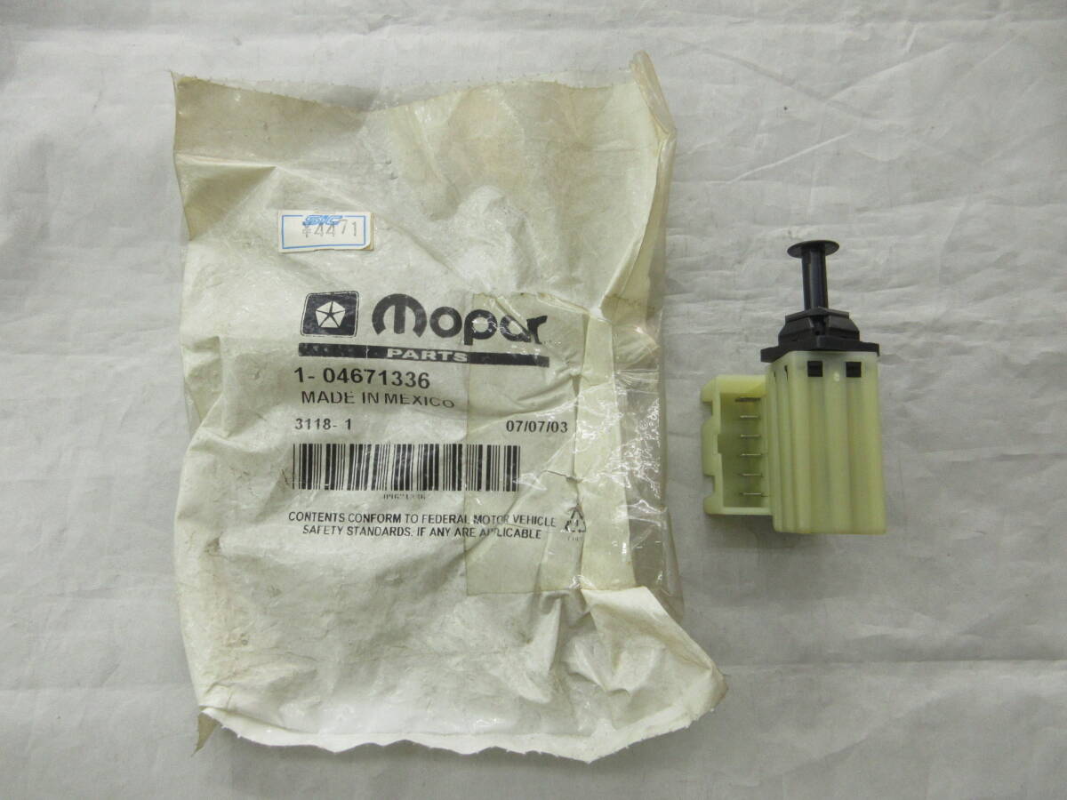 【新品】MOPAR 純正 ブレーキスイッチ 04671336 ラム チェロキー グランドチェロキー ダコタ 300 300C マグナム キャラバン イントレピッド拍卖