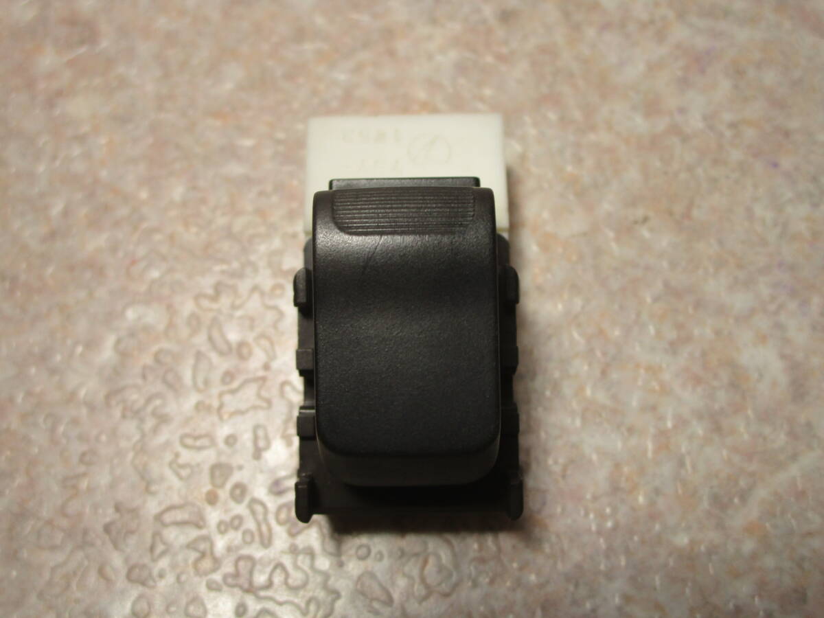 スバル R2 RC1/RC2 パワーウィンドウスイッチ 助手席 後席 リア拍卖