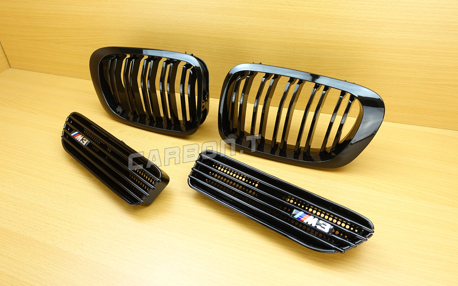 最上級品質▲BMW 3シリーズ E46 M3専用 フロントグリル+サイド マーカー フェンダー 光沢黒 ダブルバー 艶有黒 セット ABS製 2001-2006拍卖