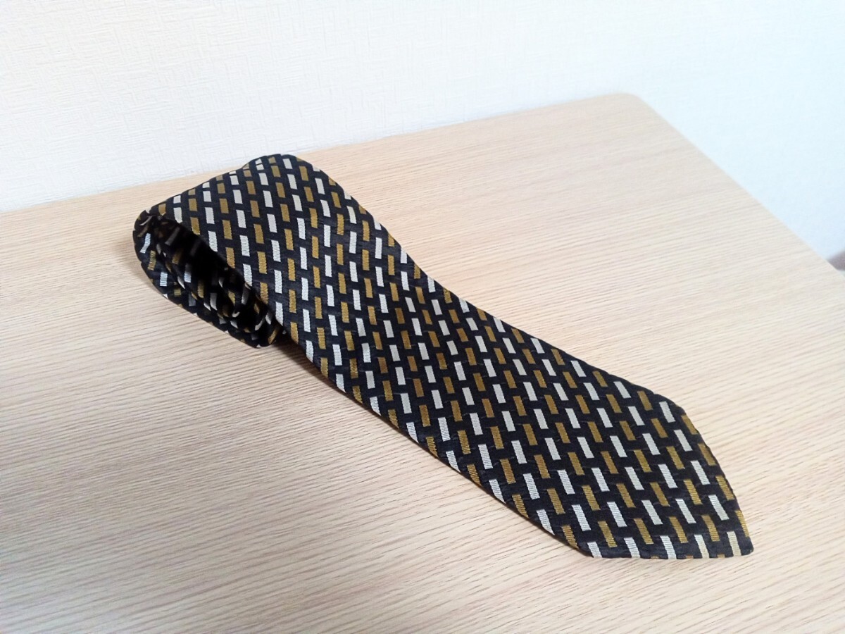 VUMPS ネクタイ 柄 黒 ブラック 絹100% シルク 絹拍卖